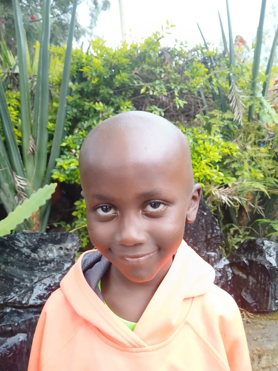 Pate gesucht für Mädchen in Kenia: Eunice Pate gesucht für Mädchen in Kenia: Eunice Mwihaki